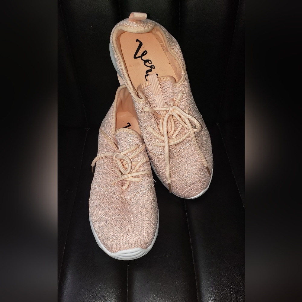 Very G "Lilliana" Blush Pink Sneakers w/Silver Sparkles Size 10 - Picture 3 of 10
